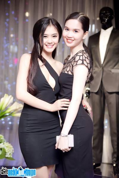 Một bức ảnh mới về Linh Chi và người mẫu Ngọc Trinh