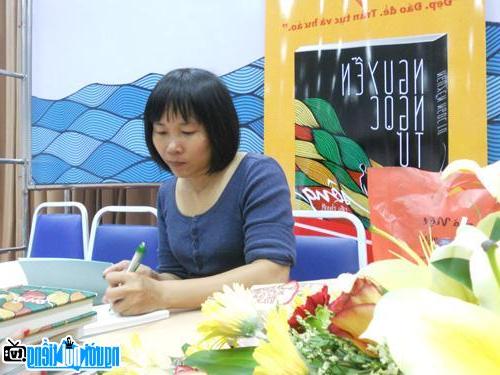 Một bức ảnh mới về Nguyễn Ngọc Tư- Nhà văn đương đại nổi tiếng Cà Mau- Việt Nam