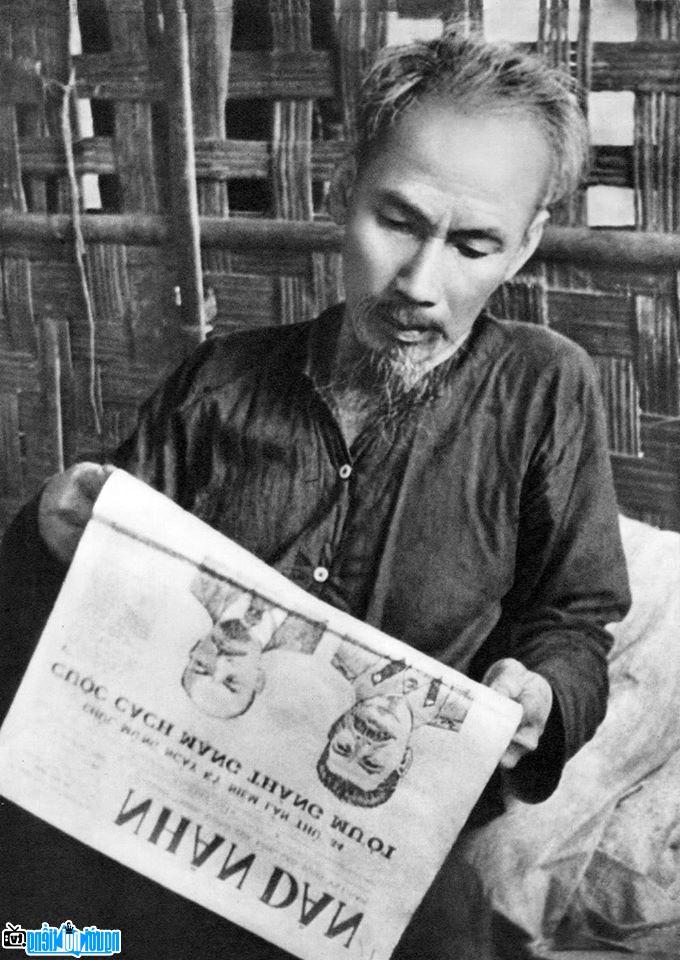 Hình ảnh Chính trị gia Hồ Chí Minh trong hoạt động cách mạng