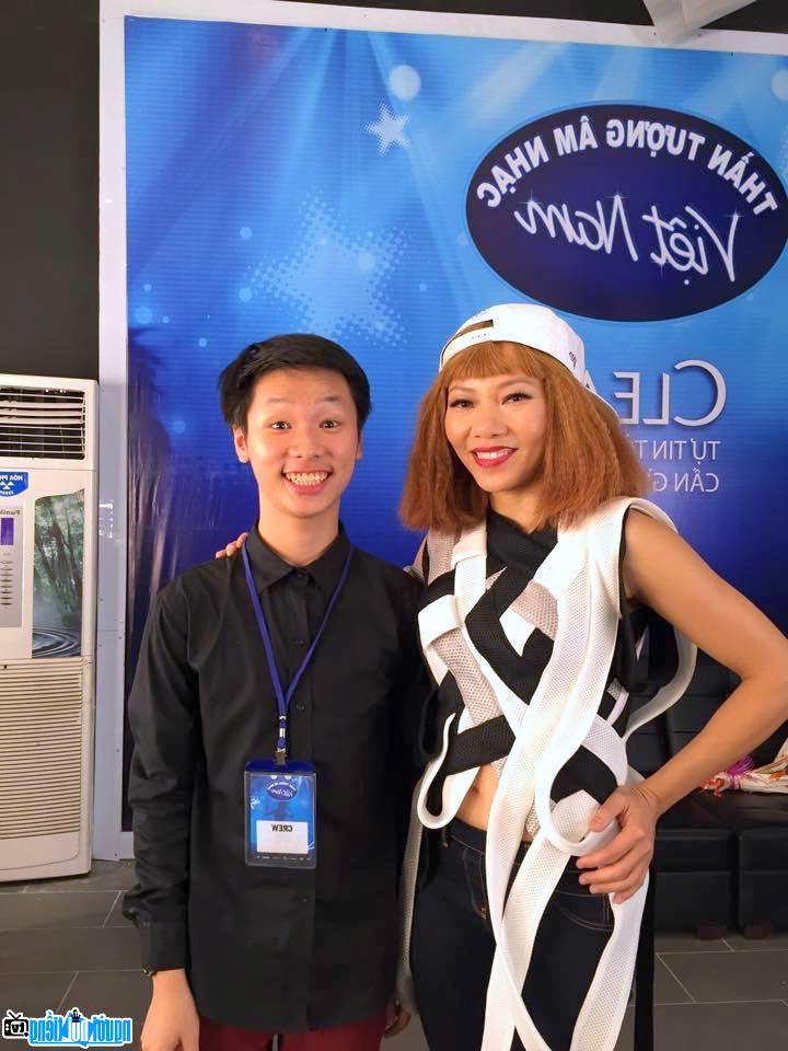 Hình ảnh ca sĩ Trần Thu Hà khi làm giám khảo Việt Nam Idol