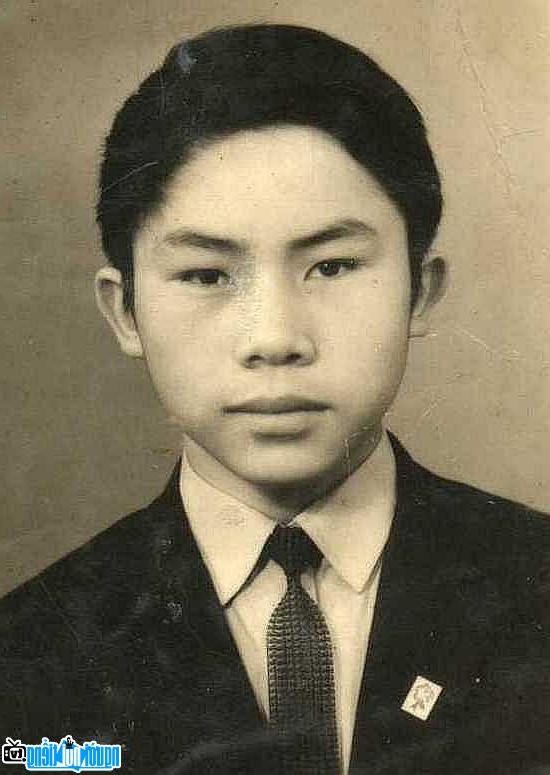 Hình ảnh thời trẻ của nhà văn Thái Bá Tân