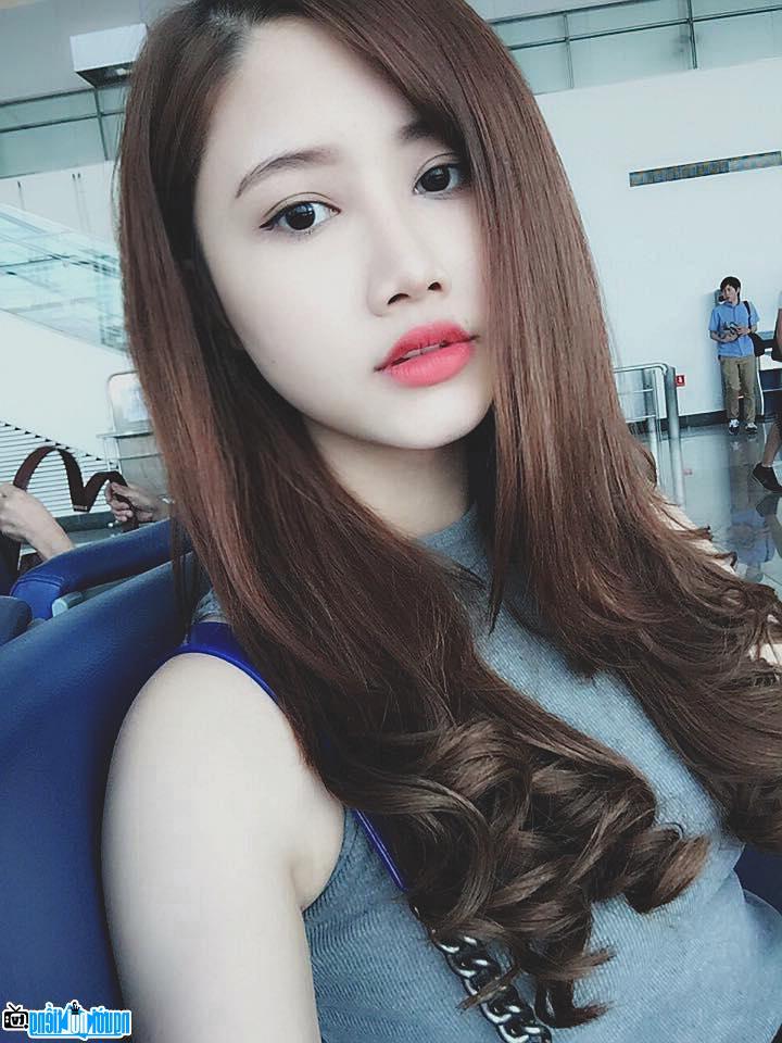 Vẻ đẹp của Hot girl Hồ Võ Trang Linh