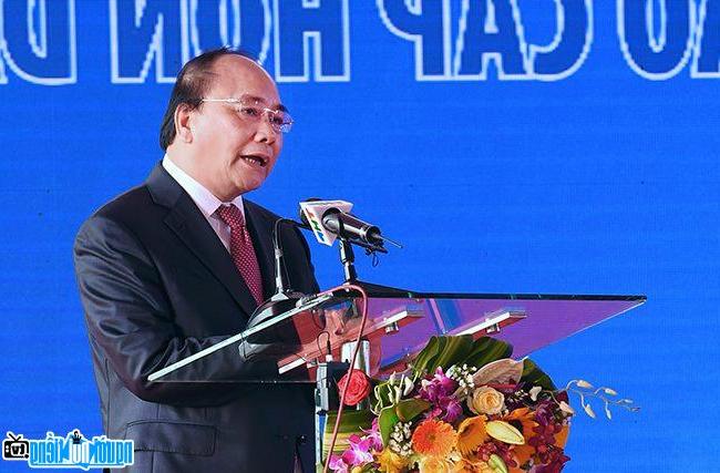 Một hình ảnh chân dung của Chính trị gia Nguyễn Xuân Phúc