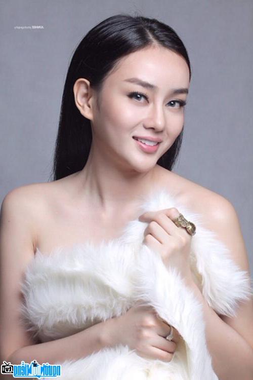 Một bức ảnh mới về Angela Minh Châu- Hot girl có gương mặt giống Phạm Băng Băng