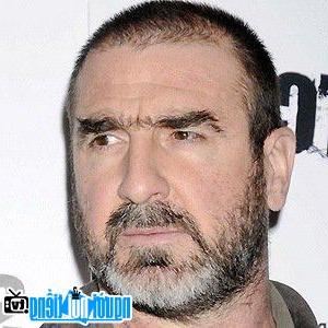 Một hình ảnh chân dung của Cầu thủ bóng đá Eric Cantona