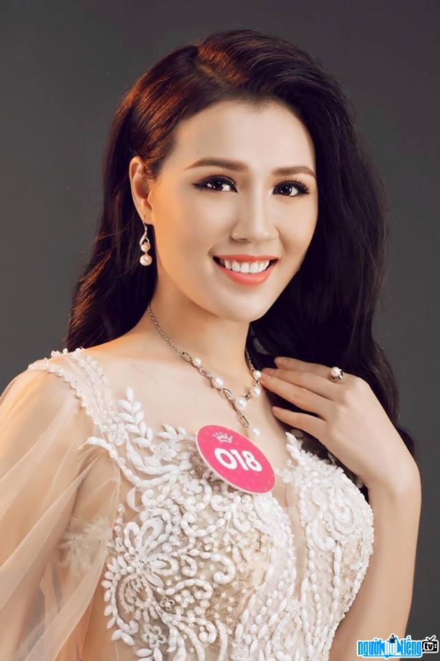Chu Trang xinh đẹp với nụ cười tỏa nắng