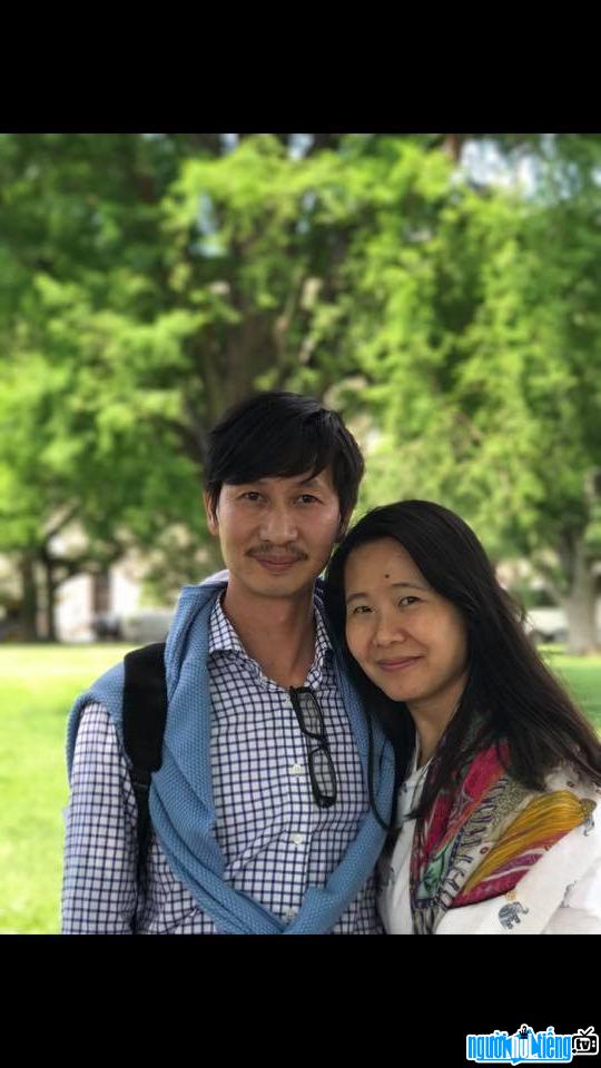 Đạo diễn Quang Bình cùng người vợ xinh đẹp