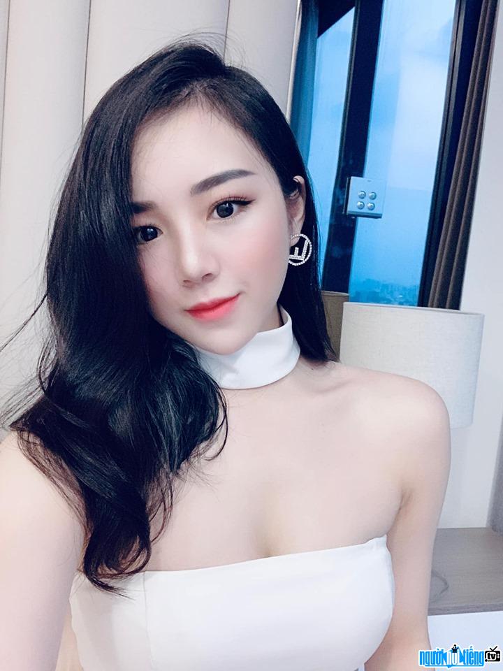 Cận cảnh nhan sắc xinh đẹp của hot girl Nhã Tiên