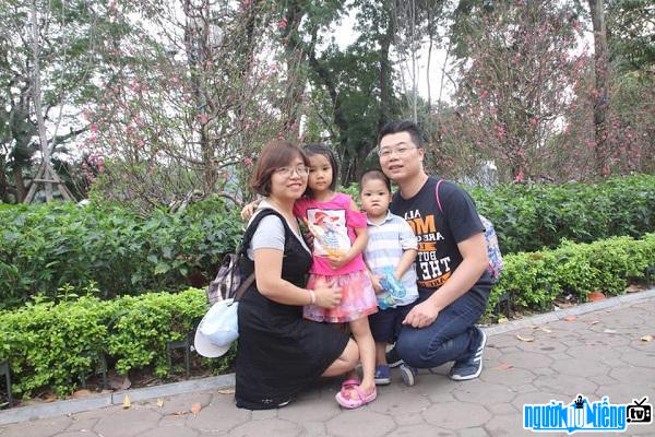 Gia đình hạnh phúc của giáo viên Lê Phạm Thành