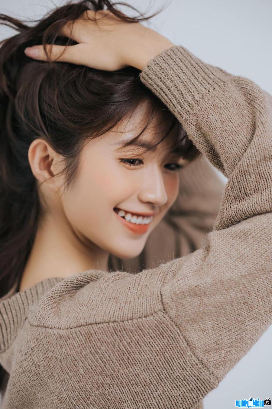 Nhan sắc xinh đẹp của nữ diễn viên Nguyễn Ngọc Huyền