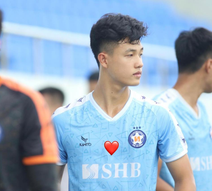 Cầu thủ Lương Duy Cương trong màu áo CLB SHB Đà Nẵng