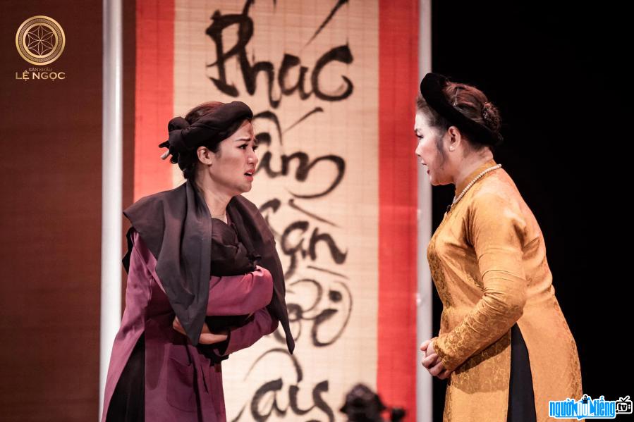 Anh Đào được biết đến với nhiều vai diễn trên Sân khấu Kịch