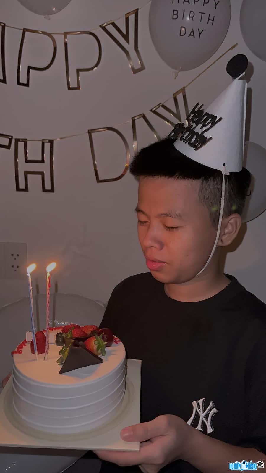 Hình ảnh Tiktoker Spicy Kim trong buổi tiệc sinh nhật