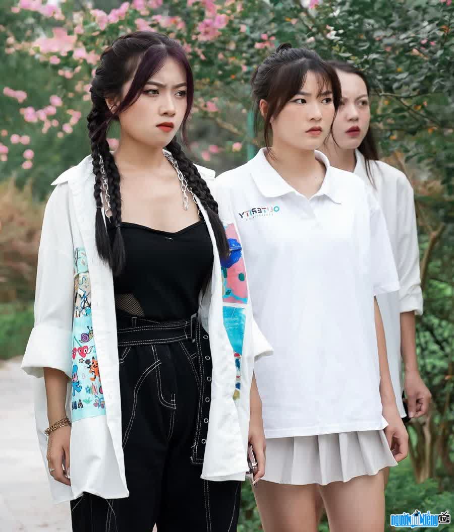 Diễn viên Hạ Nhiên xuất hiện ở những series phim ngắn của Gãy TV