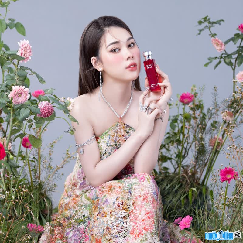 Doanh nhân Nguyễn Hương Duyên đã xây dựng thương hiệu nước hoa Luxury Dubai