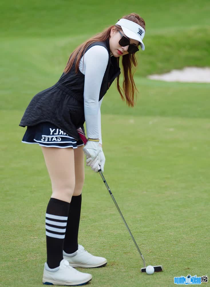 Trần Thuỳ Dương đam mê môn thể thao golf