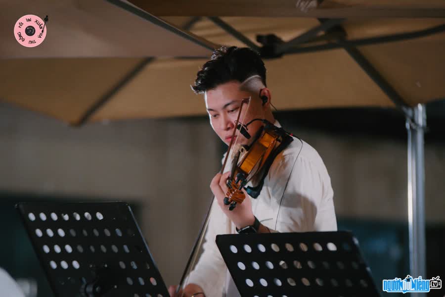 Duy Tuấn là một trong những Violinist trẻ nổi tiếng được nhiều khán giả yêu mến