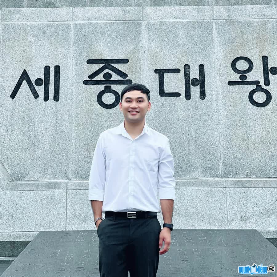 TikToker Tiêu Minh hiện đang sinh sống và làm việc tại Hàn Quốc