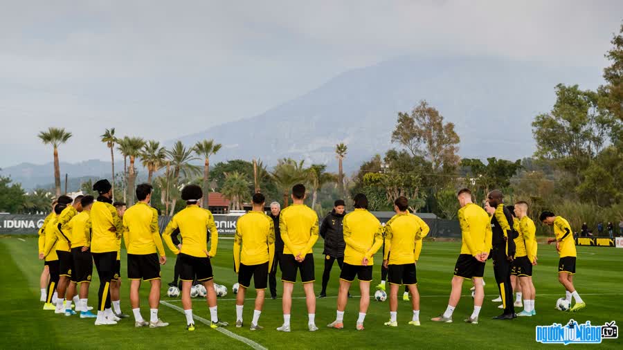 Giờ luyện tập của các cầu thủ CLB Borussia Dortmund