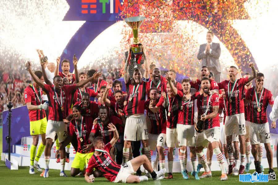 Hình ảnh đội bóng giành chức vô địch Serie A