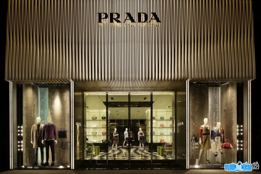 Hình ảnh một cửa hiệu Prada