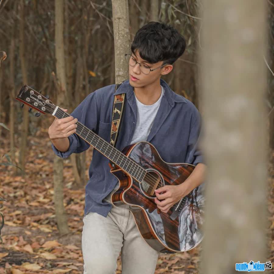Ca sĩ Võ Việt Phương có niềm đam mê âm nhạc từ nhỏ