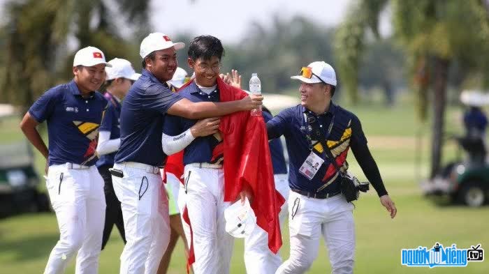 VĐV Lê Khánh Hưng giành tấm huy chương Vàng đầu tiên cho bộ môn Golf Việt Nam