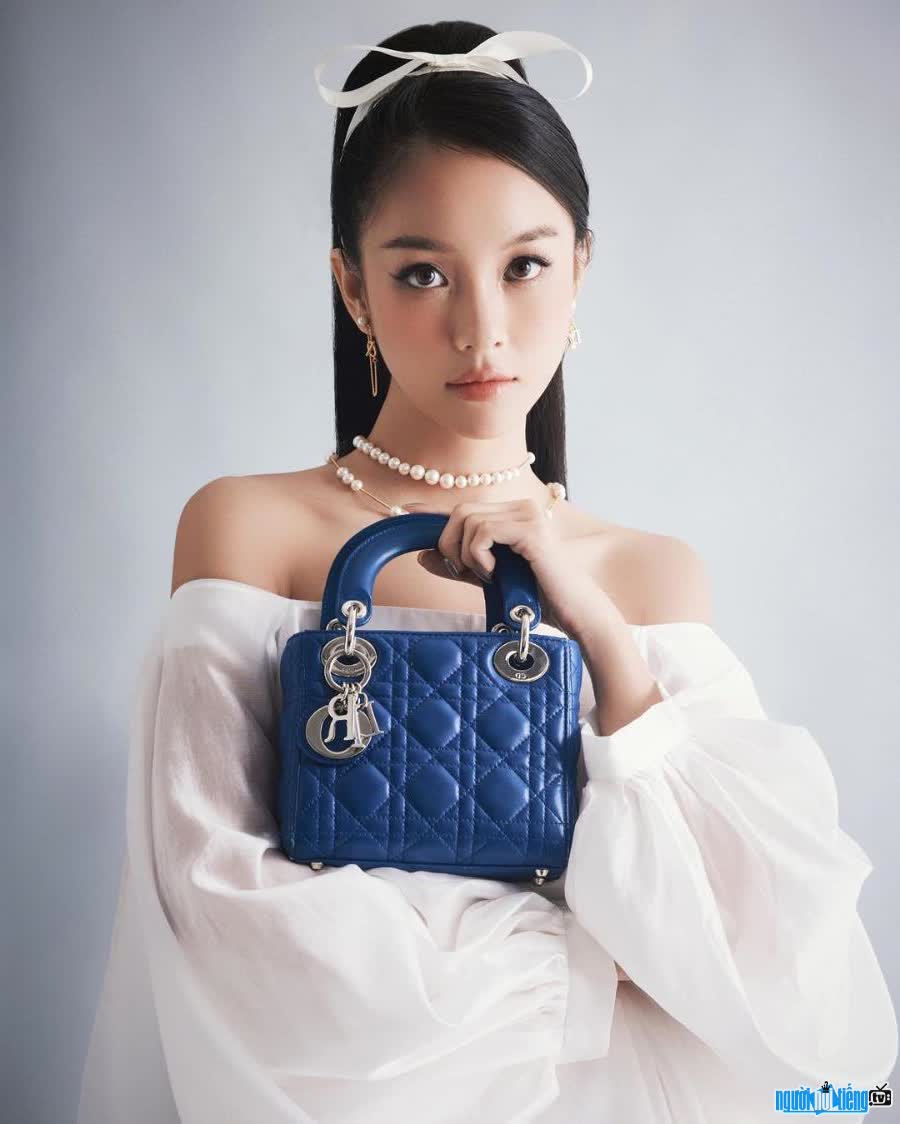 Cận cảnh nhan sắc xinh đẹp của Fashionista Lê Chi