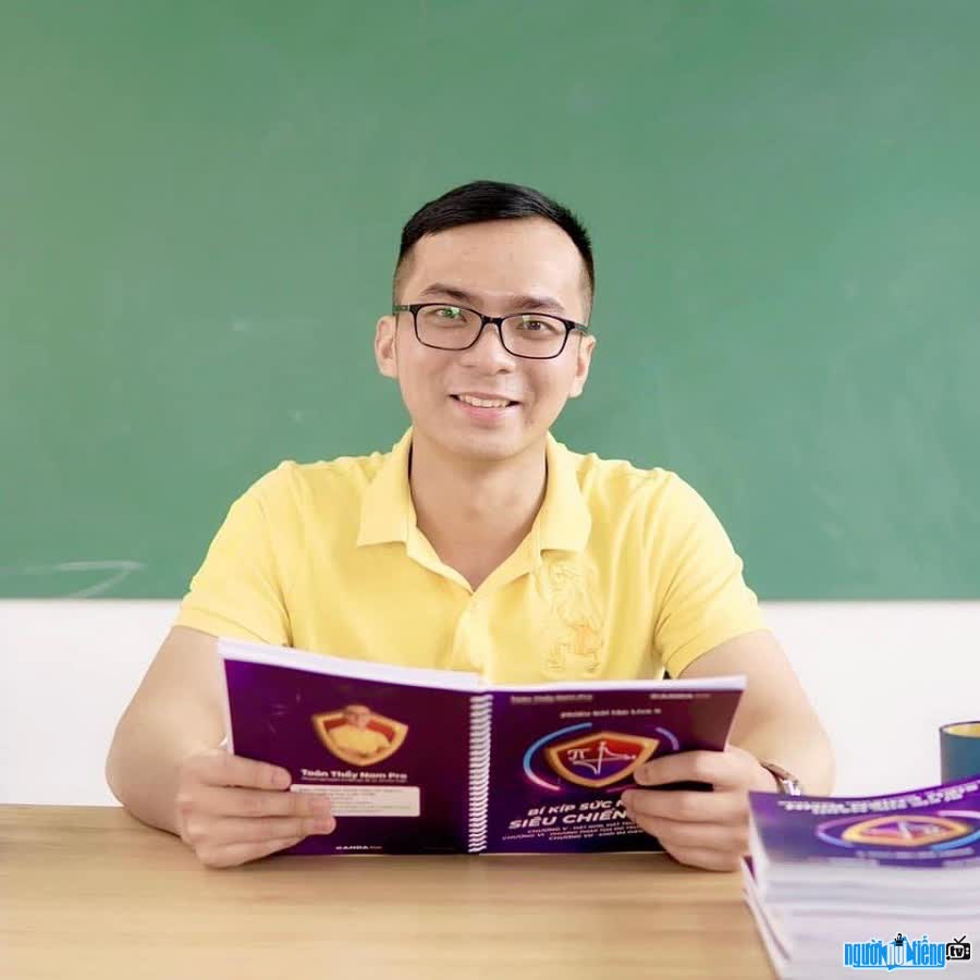 Thầy Nam Pro (Nguyễn Minh Nam) là giáo viên người truyền lửa cho nhiều thế hệ học trò
