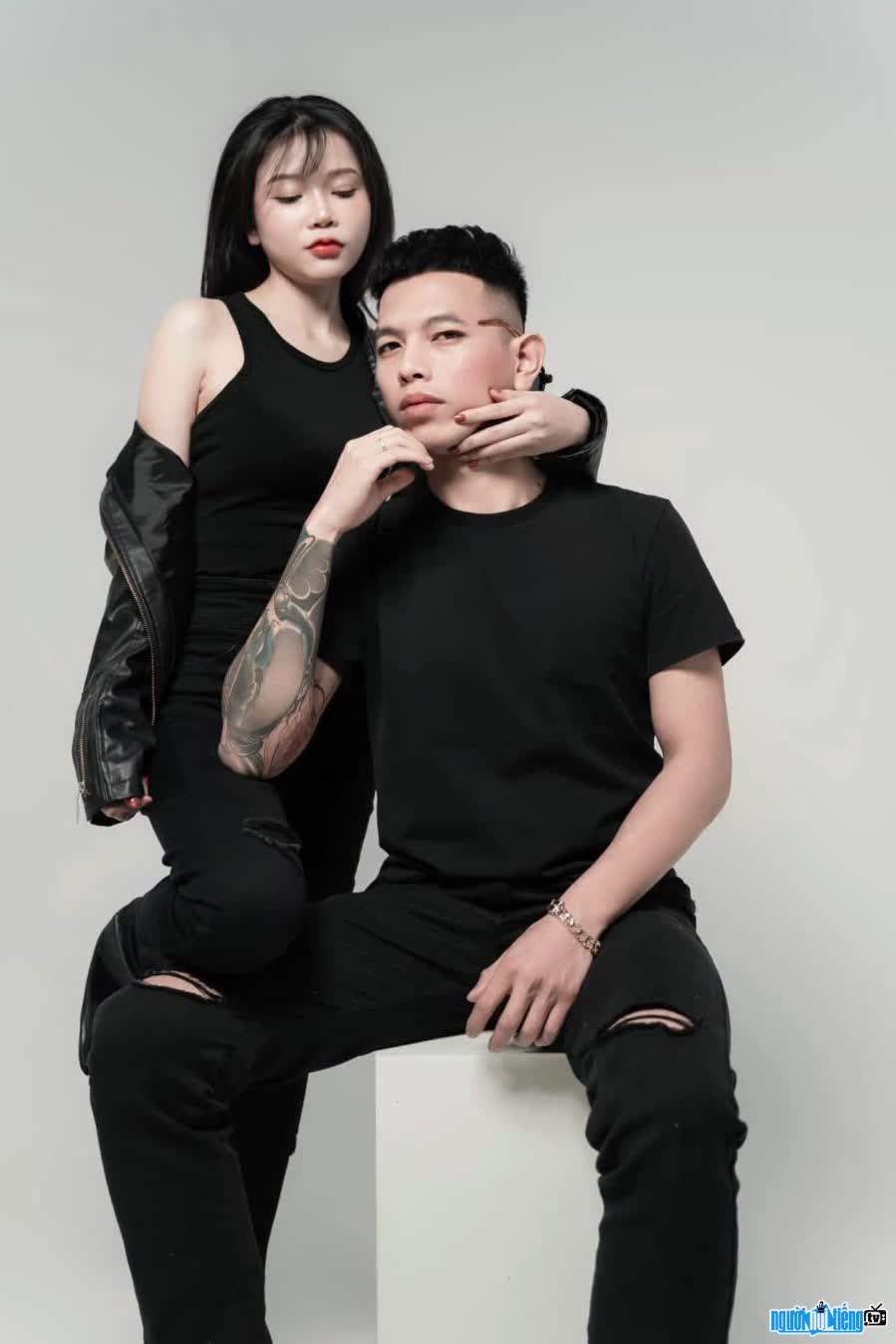 Bức ảnh DJ Jin Nguyễn và bà xã