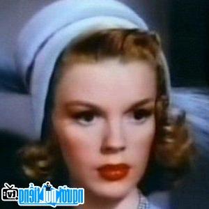 Một hình ảnh chân dung của Diễn viên nữ Judy Garland