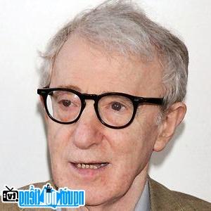 Một bức ảnh mới về Woody Allen- Giám đốc nổi tiếng Bronx- New York