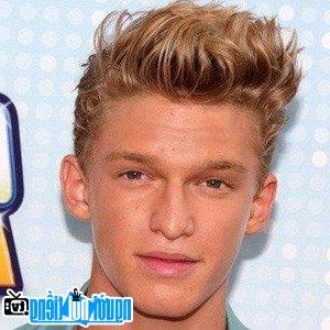 Một bức ảnh mới về Cody Simpson- Ca sĩ nhạc pop nổi tiếng Gold Coast- Úc