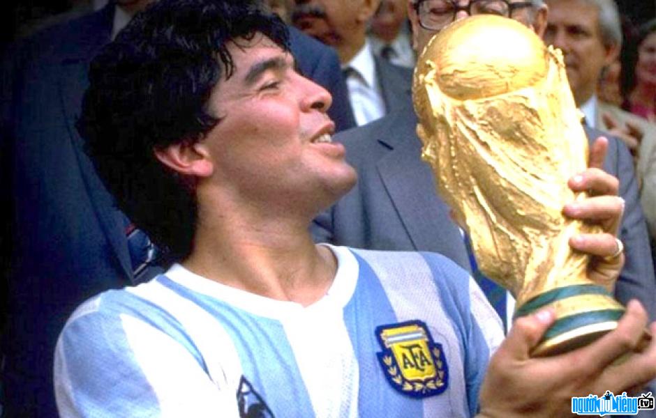 Diego Maradona là huyền thoại bóng đá thế giới