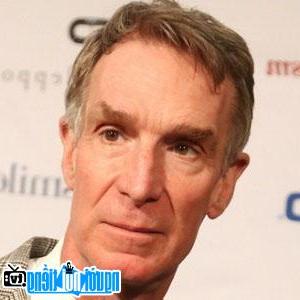 Một bức ảnh mới về Bill Nye- Dẫn chương trình truyền hình nổi tiếng DC