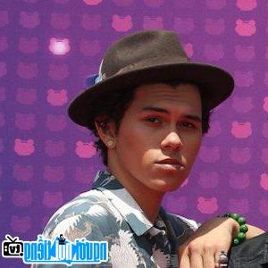 Một bức ảnh mới về Dylan Rey- Ca sĩ nhạc pop nổi tiếng Austin- Texas