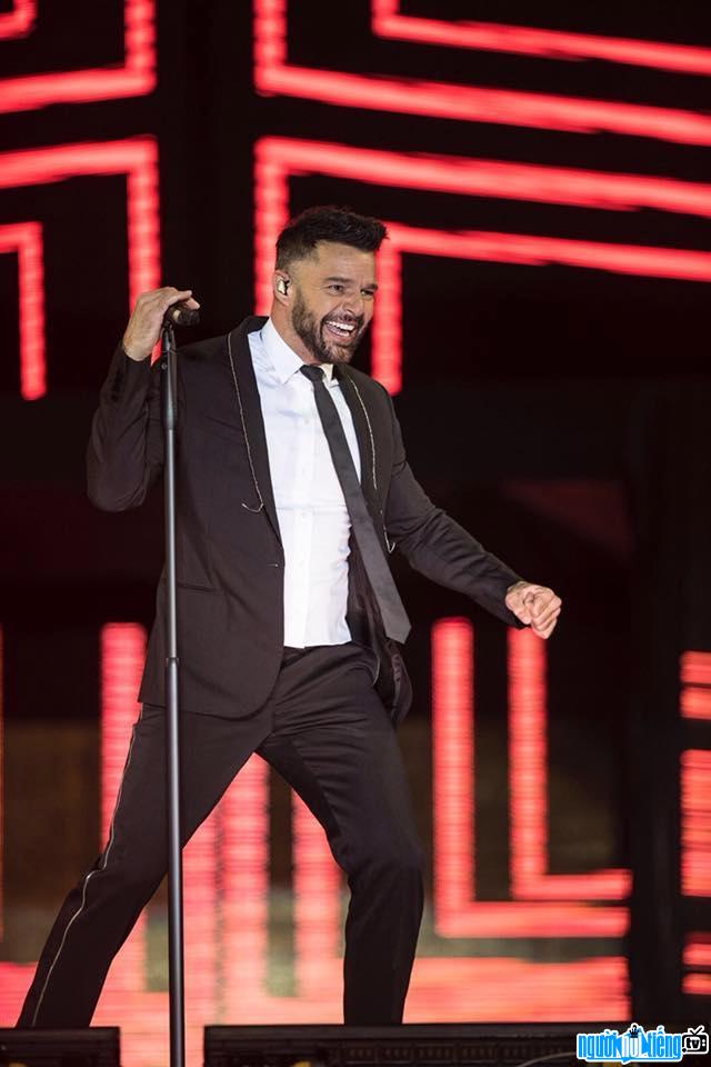 Hình ảnh mới nhất về Ca sĩ nhạc pop Ricky Martin