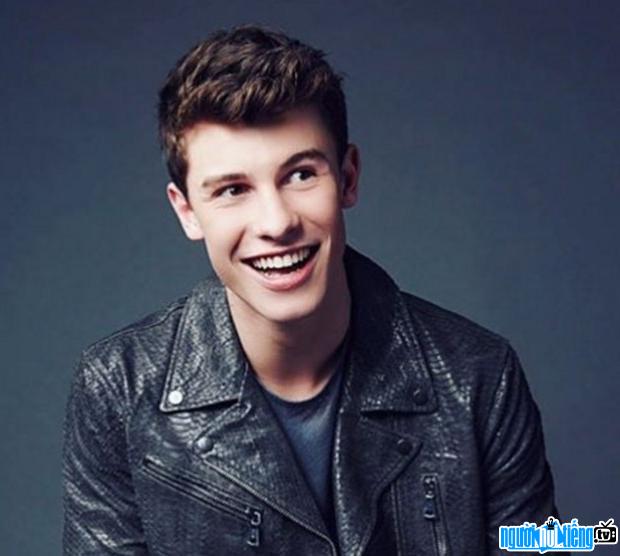 Một bức ảnh mới về Shawn Mendes- Ca sĩ nhạc pop nổi tiếng Toronto- Canada