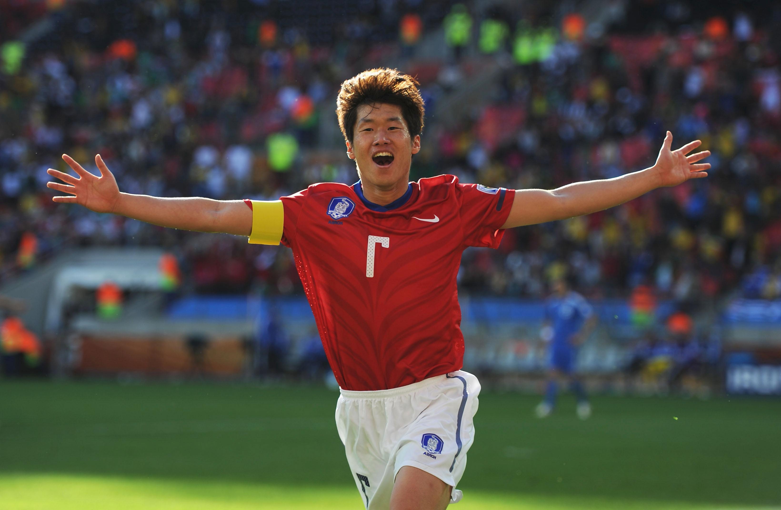 Niềm vui sướng trong chiến thắng của cầu thủ bóng đá Park Ji-Sung
