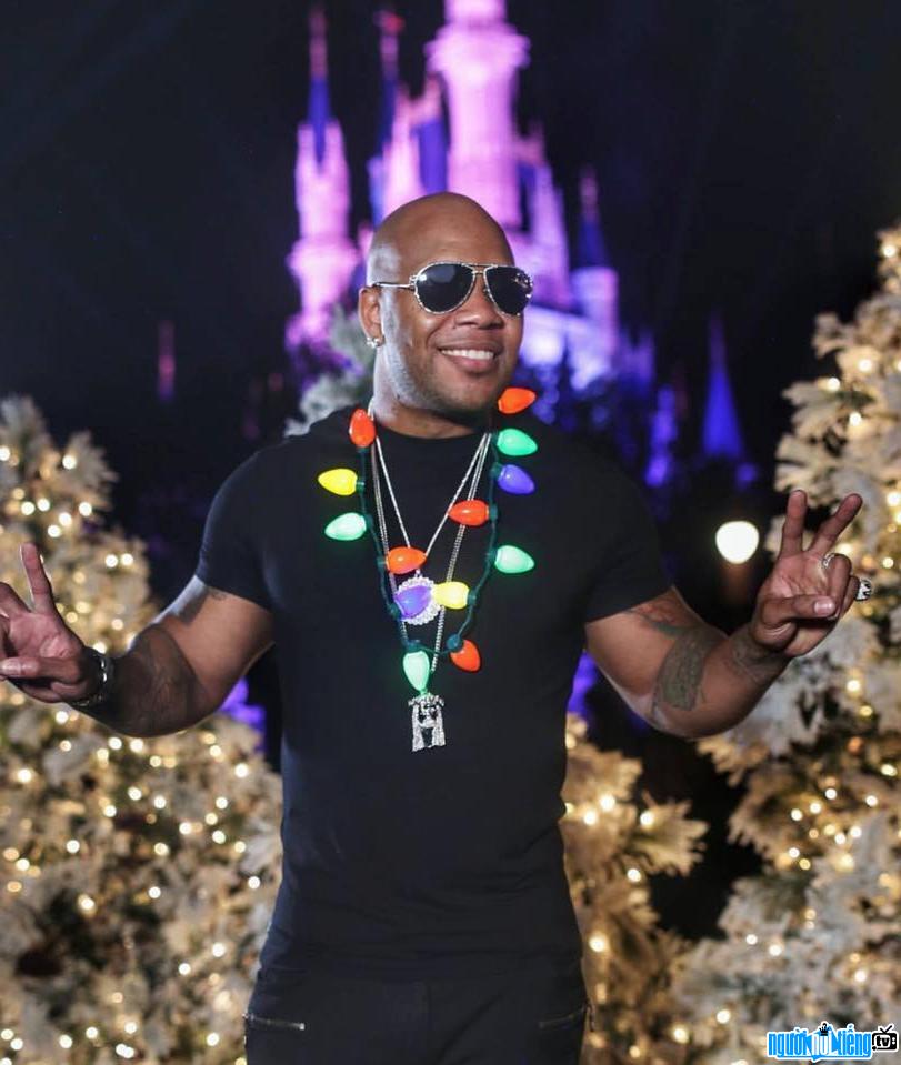 Một bức ảnh mới về Flo Rida- Ca sĩ Rapper nổi tiếng Florida