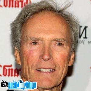 Một hình ảnh chân dung của Giám đốc Clint Eastwood
