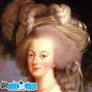 Hình ảnh mới nhất về Hoàng gia Marie Antoinette