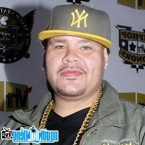 Một hình ảnh chân dung của Ca sĩ Rapper Fat Joe