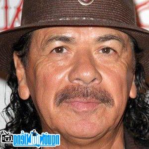 Một bức ảnh mới về Carlos Santana- Nghệ sĩ guitar nổi tiếng Mexico
