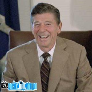 Hình ảnh mới nhất về Tổng thống Mỹ Ronald Reagan