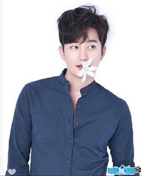 Hình ảnh mới nhất về nam diễn viên truyền hình Park Si-hoo
