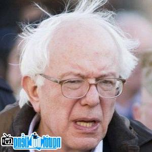 Một hình ảnh chân dung của Chính trị gia Bernie Sanders