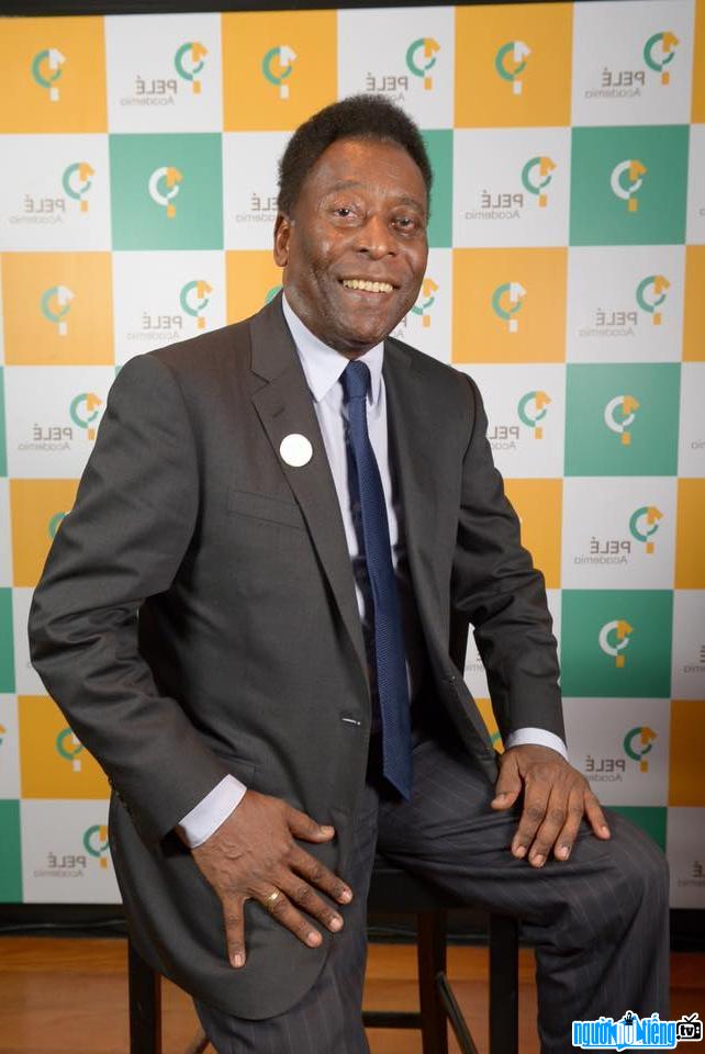 Một hình ảnh chân dung khác về cựu cầu thủ bóng đá nổi tiếng của Brazil - Pelé