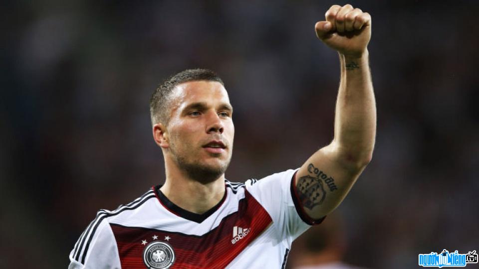 Một bức ảnh mới về Lukas Podolski- Cầu thủ bóng đá nổi tiếng Ba Lan