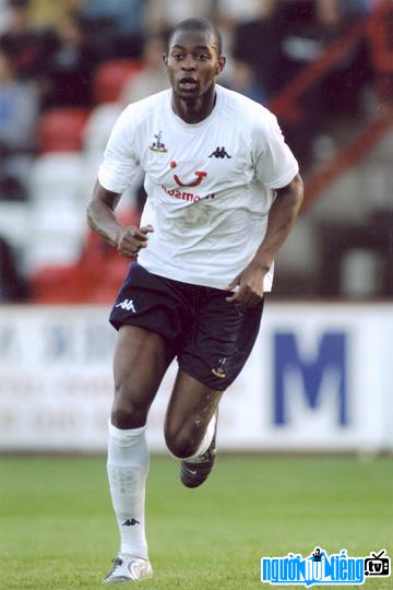 Hình ảnh cầu thủ Anthony Gardner khi còn chơi cho câu lạc bộ Tottenham